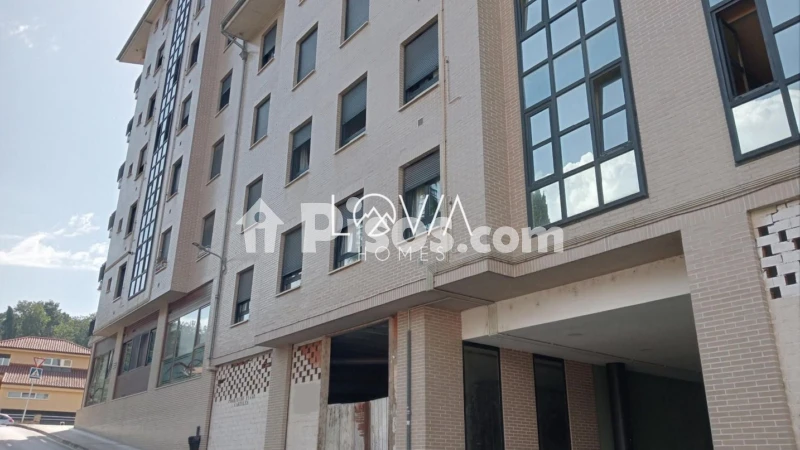 Local comercial en venta en Calle de Santiago López, 18, Pravia