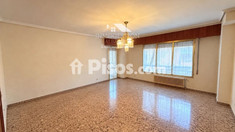 Piso en venta en Calle Rosario, cerca de Calle Mayor