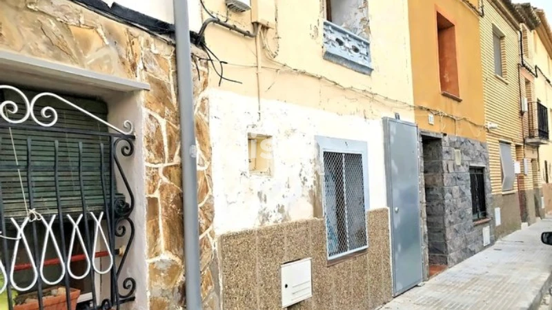 Casa en venta en Calle Muntadas, cerca de Callejón de la Tejería, Lumpiaque de 17.200 €