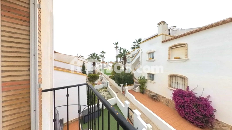 Pis – Orihuela, Urbanización Lomas de Don Juan, Villa Martín