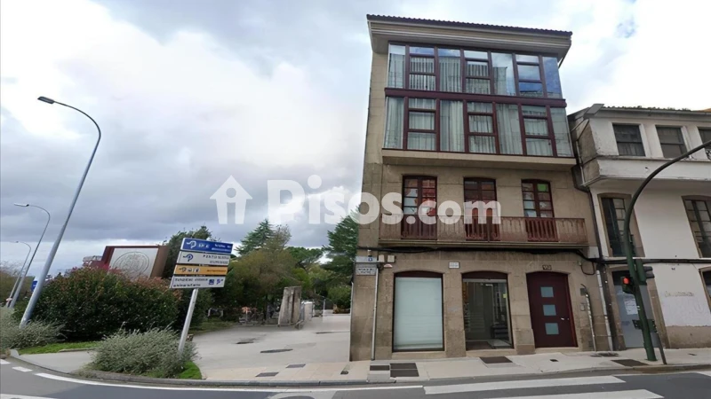 Local comercial en venta en Avenida de Rosalía de Castro, cerca de Rúa dos Feáns