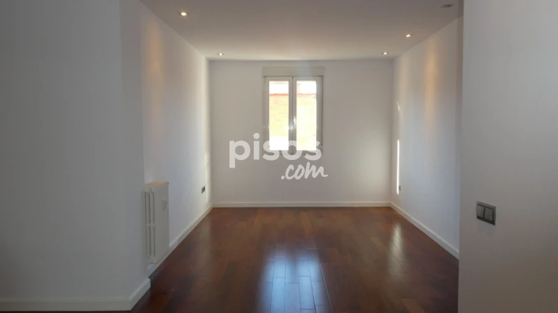 Piso en alquiler en Calle de Puenteareas