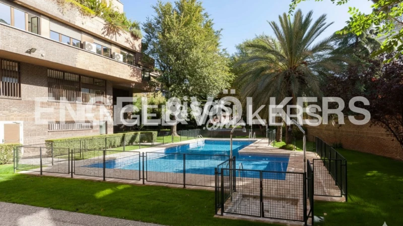 Piso en alquiler en Avenida de Menéndez Pelayo, cerca de Calle de la Anunciación