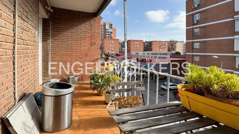 Piso en alquiler en Calle de Camarena