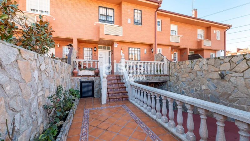 Casa adosada en venta en Calle de Ribadeo, Zona Bulevar (Arroyomolinos) de 479.900 €