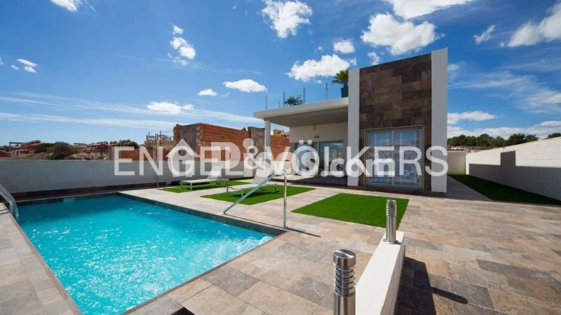 Casa – Orihuela, Lagosol-Sector F-2