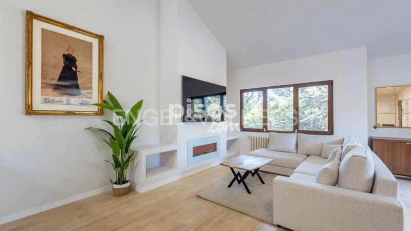 Casa en alquiler en Chiva, Chiva de 4.000 €<span>/mes</span>
