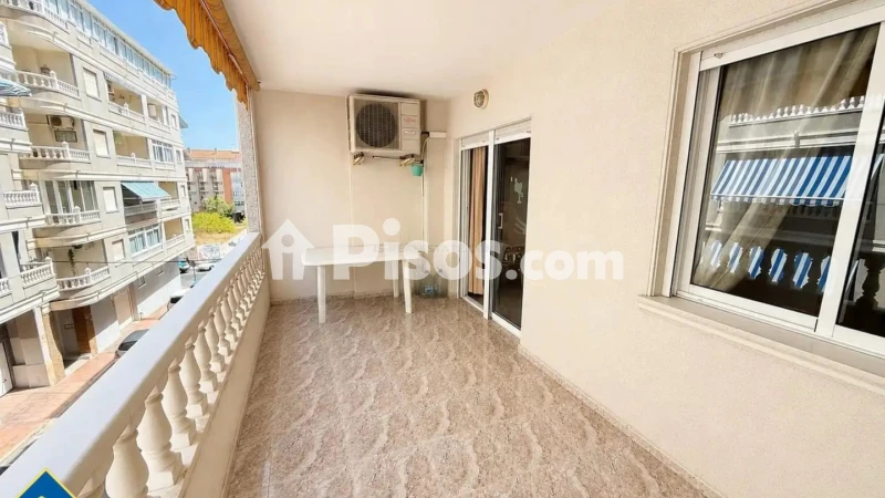 Pis – Torrevieja, Urbanización Calas Blancas