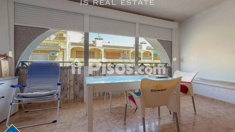 Pis – Torrevieja, Urbanización Calas Blancas