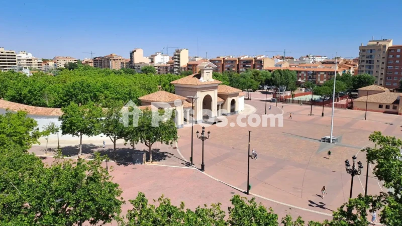 Piso en venta en Calle de La Feria, cerca de Calle de los Hermanos Jiménez