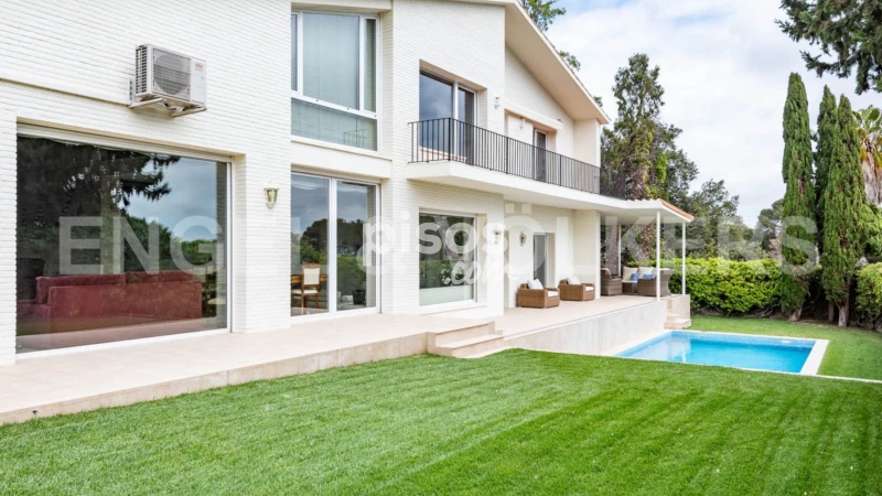 Casa en alquiler en Carrer de l'Abadessa Olzet