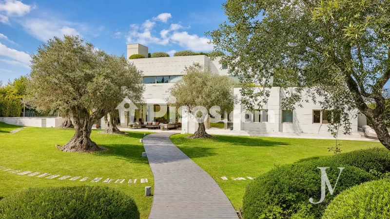Chalet en venta en Paseo de los Lagos, 1 - Vista 3