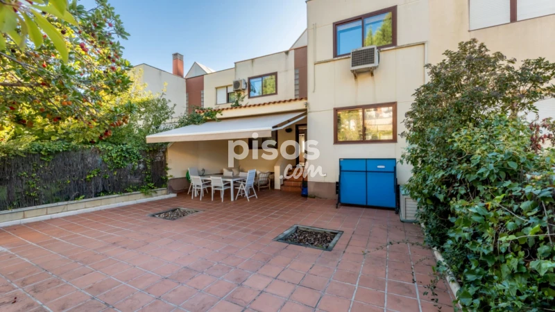 Casa adosada en venta en Calle del Arroyo del Médico, cerca de Calle del Arroyo de Los Combos, Castañeras (Arroyomolinos) de 434.900 €