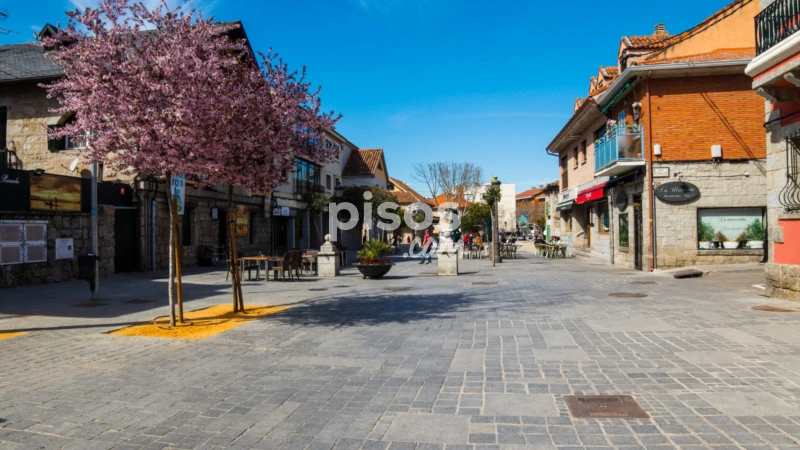 Piso en venta en Calle Real, Casco Antiguo (Torrelodones) de 215.000 €