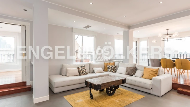 Ático en alquiler en Plaza de San Juan de la Cruz