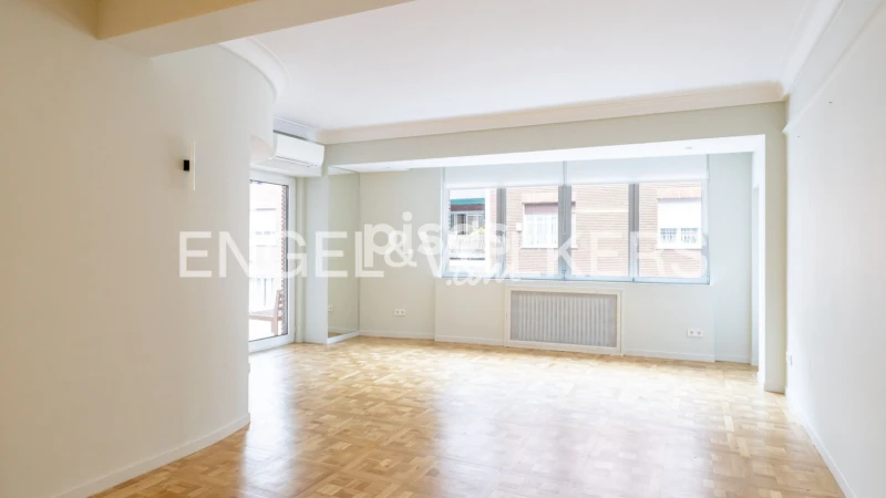 Piso en alquiler en Calle de Joaquín María López, cerca de Calle de Guzmán El Bueno