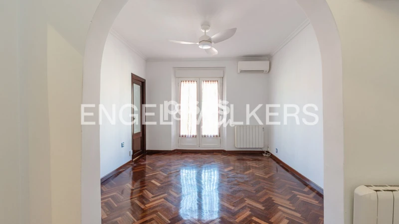 Piso en alquiler en Calle de Sánchez Barcáiztegui