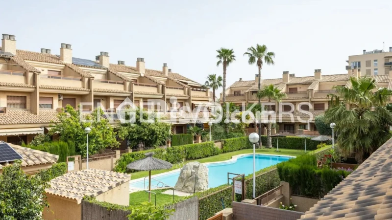 Casa en alquiler en Beniferri