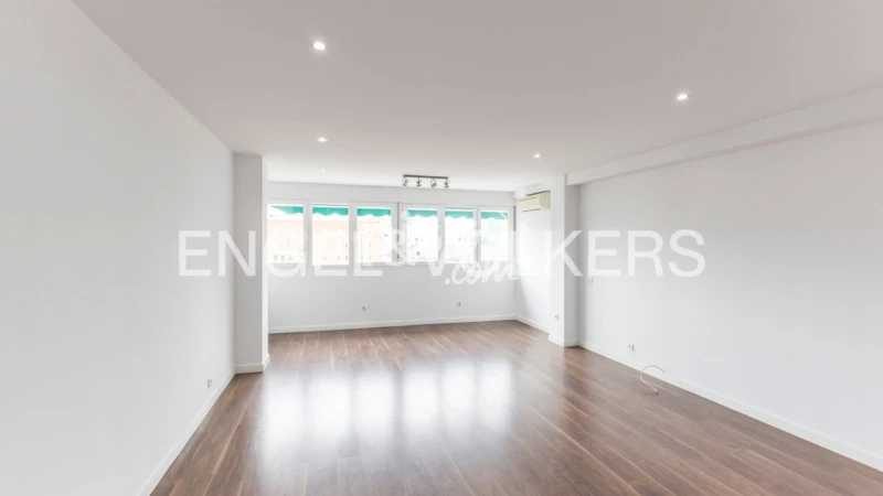 Piso en alquiler en Calle de Blasco de Garay, cerca de Calle de Meléndez Valdés