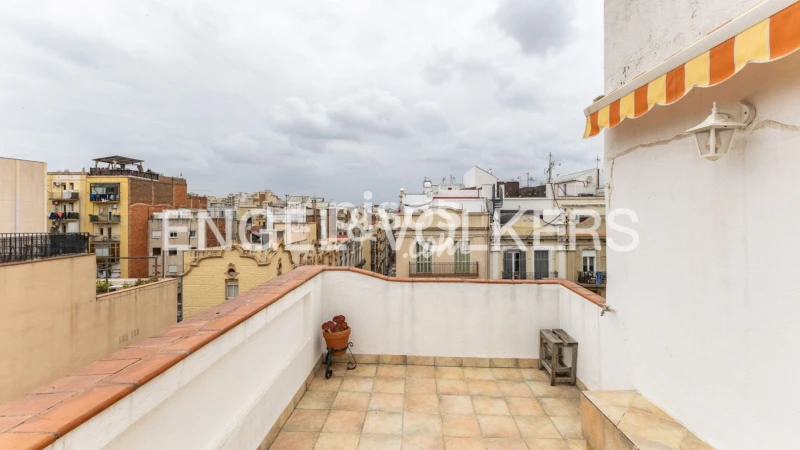 Ático en alquiler en El Poble-Sec