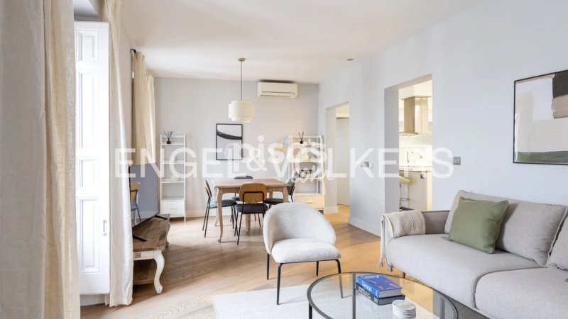 Piso en alquiler en Calle de San Bernardino