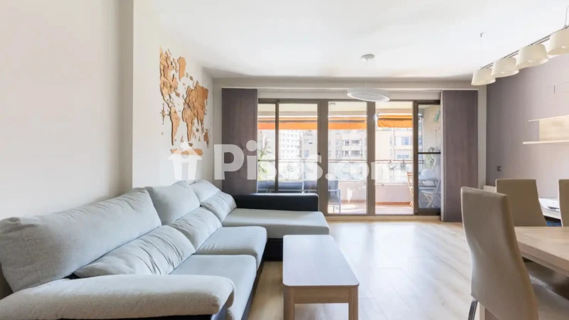 Piso en alquiler en Carrer de la Marina Baixa