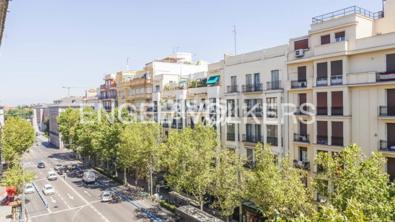 Ático en alquiler en Calle de la Princesa, cerca de Calle de Hilarión Eslava