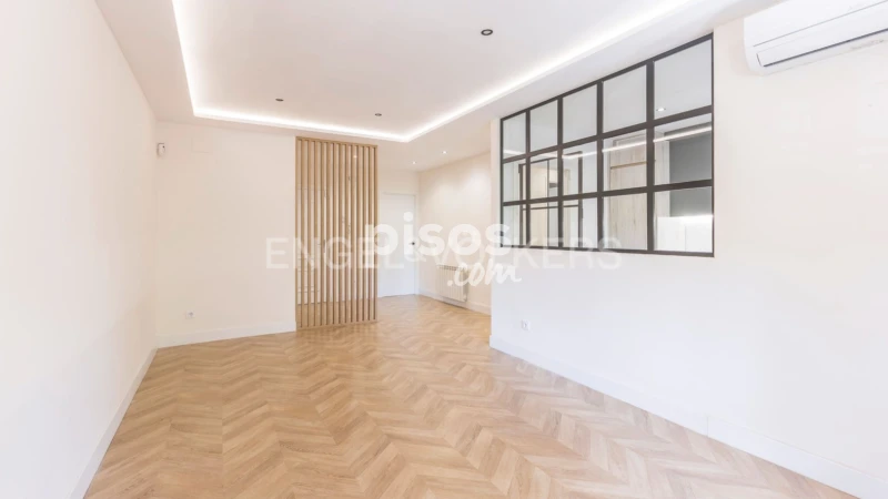 Piso en alquiler en Calle Doctor Esquerdo, cerca de Calle de Arias Montano