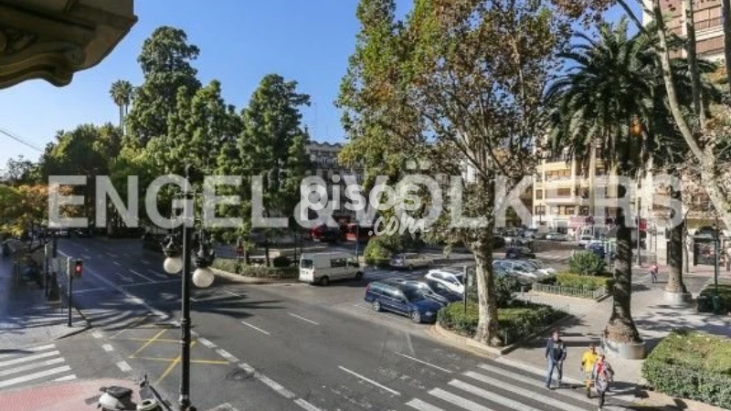Apartamento en alquiler en Carrer de Lluís Oliag, cerca de Calle de Zapadores, Montolivet (Distrito Quatre Carreres. València Capital) de 1.600 €<span>/mes</span>
