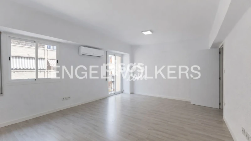 Piso en alquiler en Calle Carrer de L'Orient