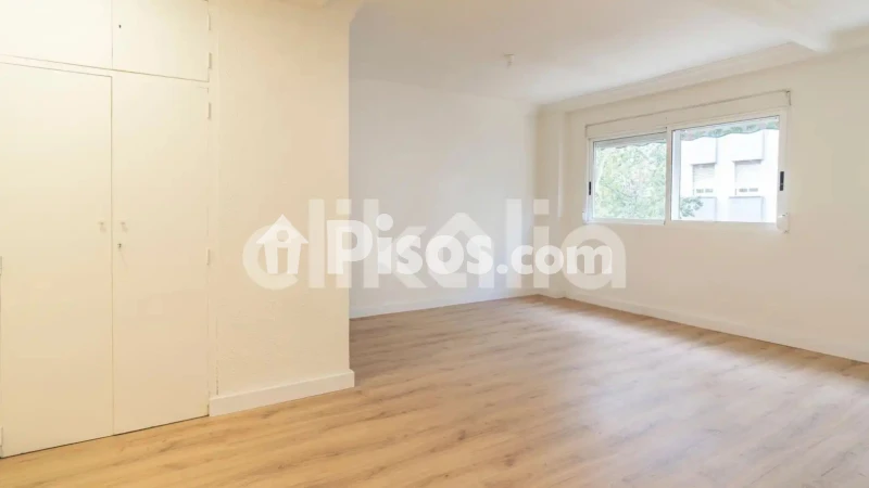 Piso en alquiler en Montolivet