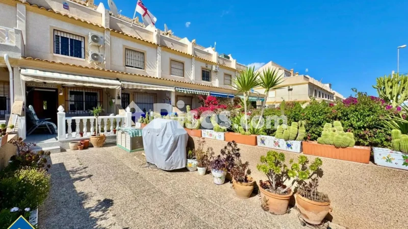 Casa – Orihuela, Urbanización Pueblo Príncipe, Villa Martín