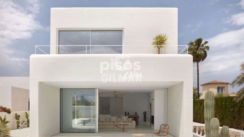 Chalet en venta en Estepona Golf, Camino de Suárez (Distrito Bailén-Miraflores. Málaga Capital) de 895.000 €