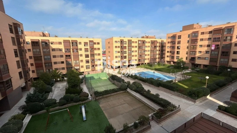 Piso en alquiler en Calle de Deyanira