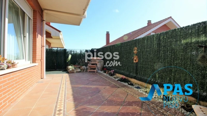 Casa pareada en venta en Calle del Bosque, Muriedas (Camargo) de 350.000 €
