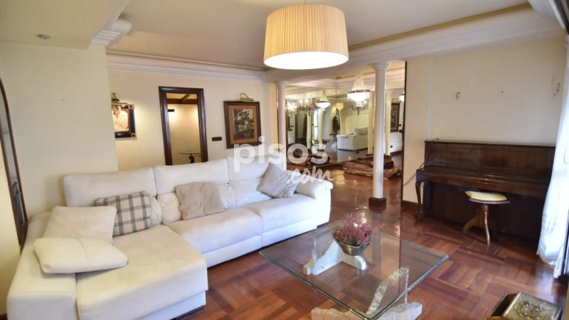 Flat for sale in Urkizu Pasealekua, Eibar of 280.000 €