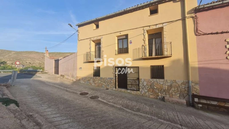Casa en venta en Valdegutur, Cervera del Río Alhama de 94.000 €