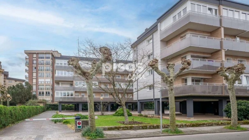 Piso en venta en Zumalakarregi Kalea, Zarautz de 775.000 €