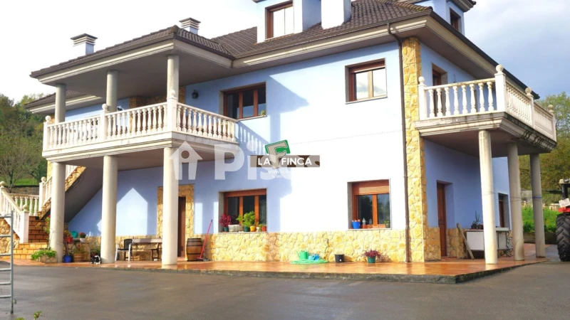 Casa rústica en venta en Sograndio - Vista 3