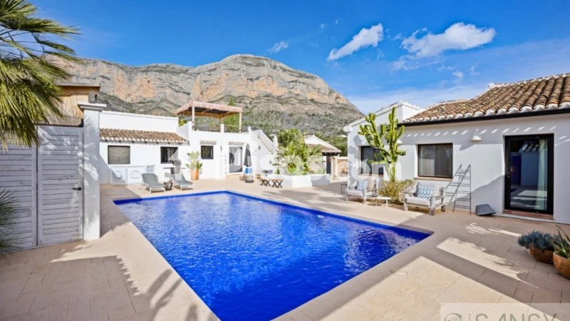 Casa – Dénia, Barri París-Pedrera / Camp Roig