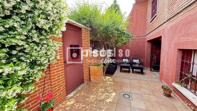 Chalet en venta en Calle de los Lirios, Hispanoamérica (Distrito Chamartín. Madrid Capital) de 1.350.000 €