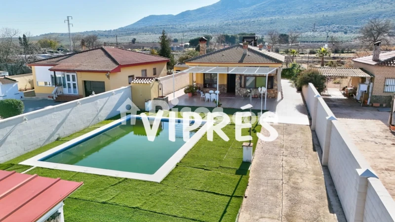 Chalet unifamiliar en venta en Arroyo de San Serván - Vista 3