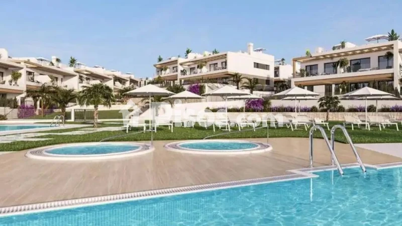 Pis – Torrevieja, Urbanización Los Balcones