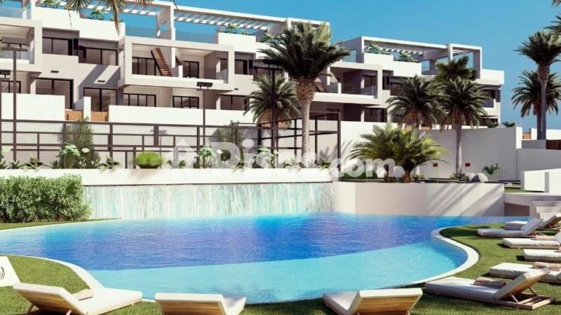 Pis – Torrevieja, Urbanización Los Balcones