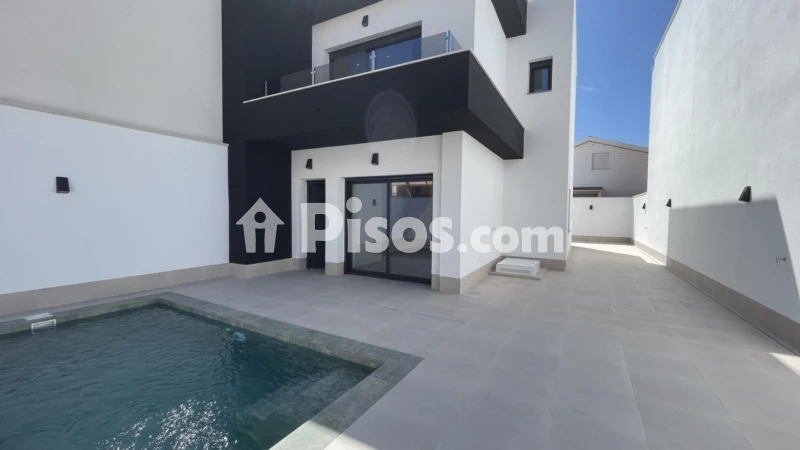 House, 134 m², land 210 m²