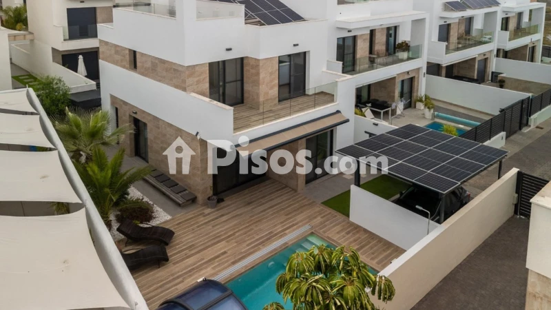 Casa – Los Montesinos, Barrio de los Miras
