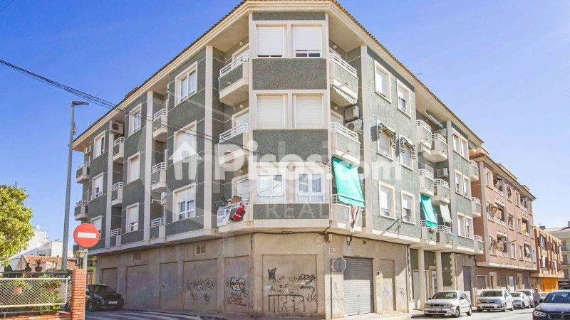 Piso – Los Montesinos, Barrio de los Miras
