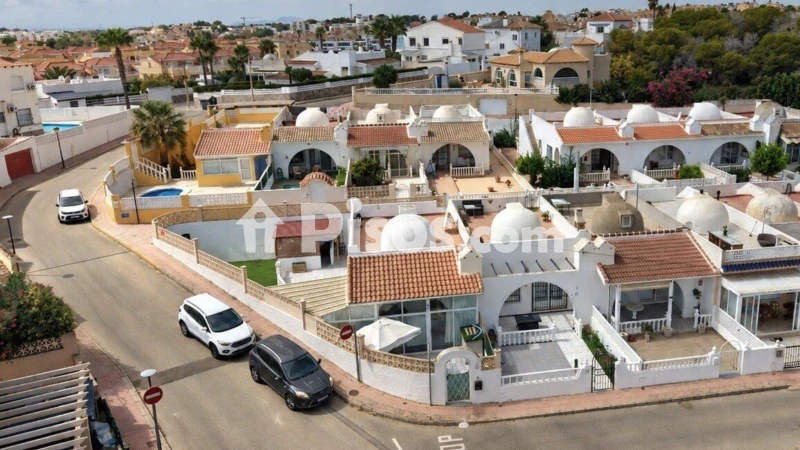 Casa – San Miguel de Salinas, Urbanización Las Filipinas
