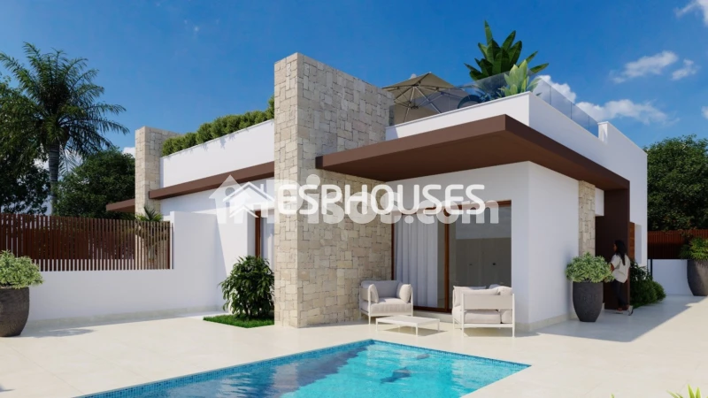 Casa adosada en venta en Orihuela