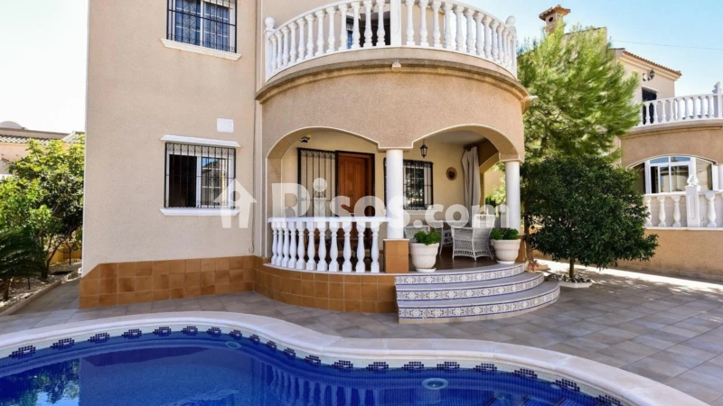 Casa en venta en Orihuela Costa